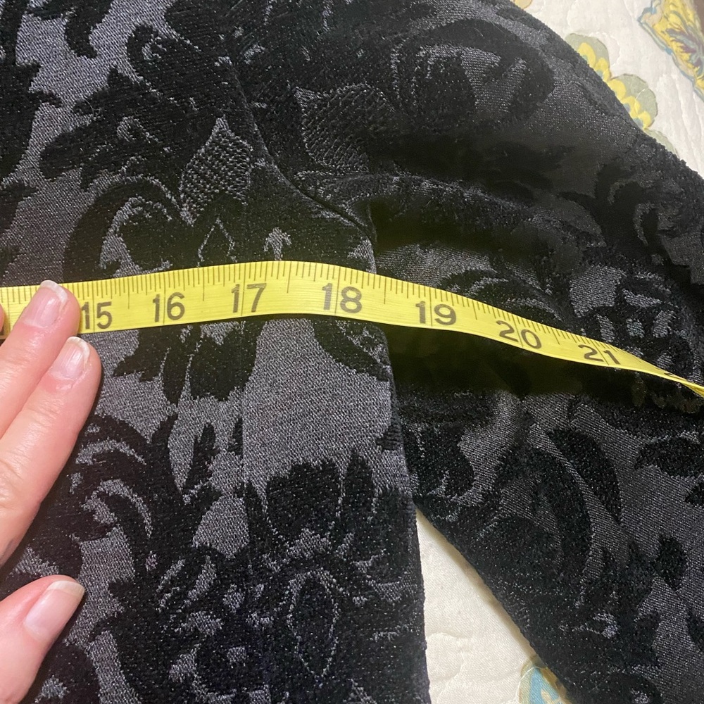 Beautiful flocked jacket - Picture 7 of 8